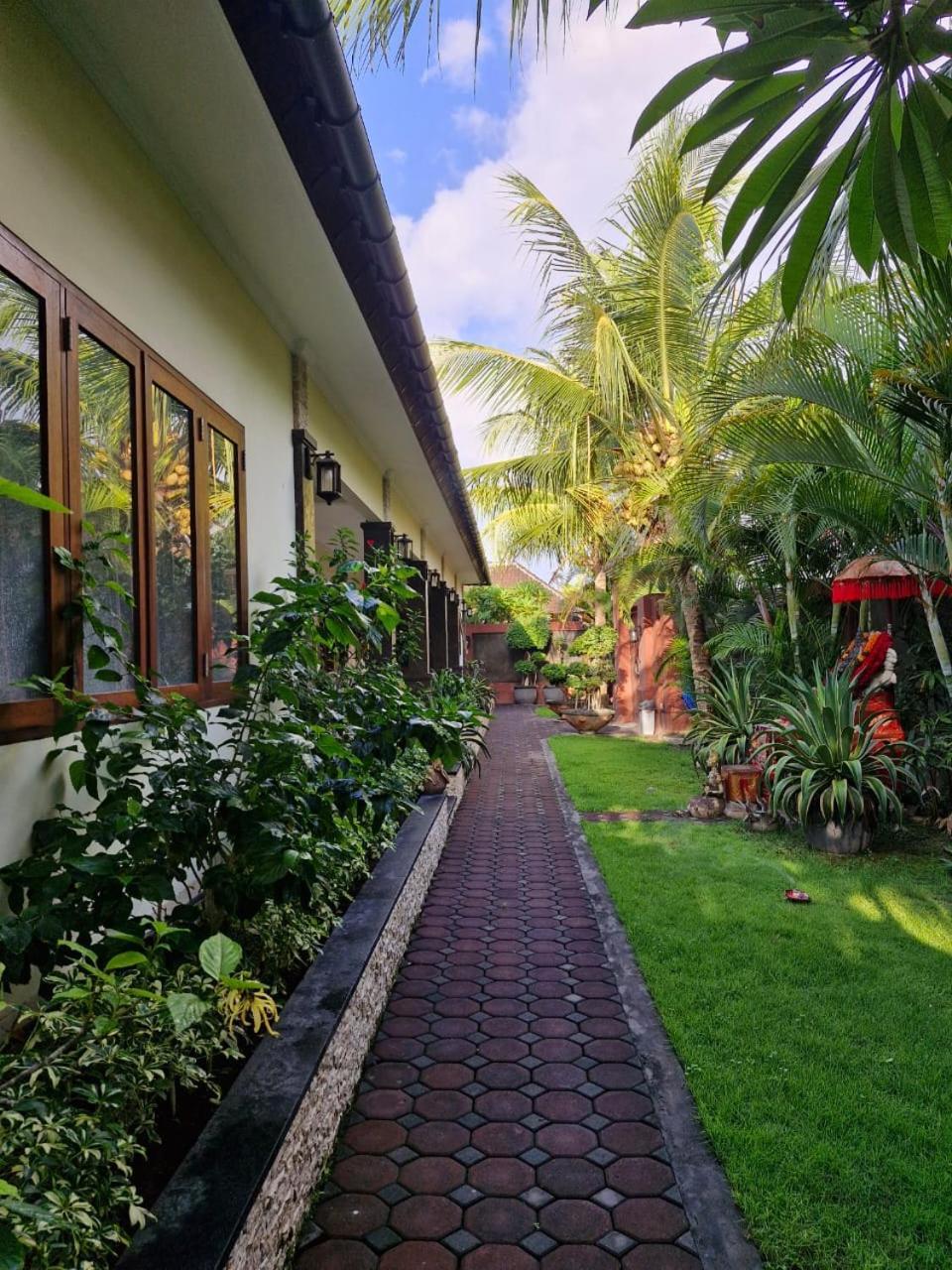 Sari Ayuning Nusa Guest House Lembongan Exteriör bild